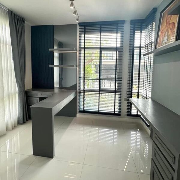 For Sale บ้านเดี่ยว โครงการ มัณฑนา westgate อยู่ตรงข้ามเซ็นทรัลเวสต์เกต ใกล้รถไฟฟ้า โทร 065-5639565