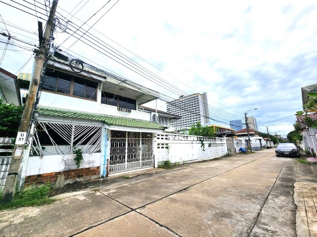 ที่ดิน - 112 SQ.WA 9500000 บาท. ราคาพิเศษ! ทำเลดีมาก