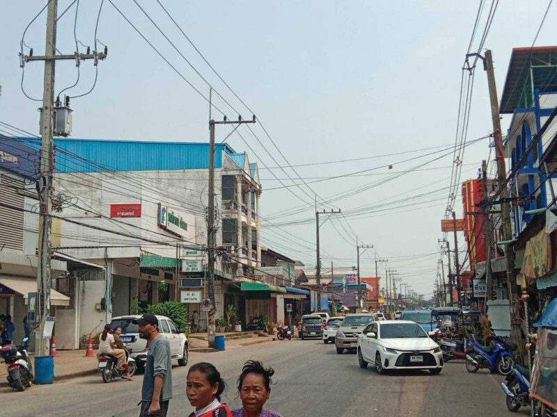 ขายบ้าน พร้อมที่ดิน ติดถนน ทำเลทอง เป็นย่านธุรกิจดีที่สุดใน อ.บ้านผือ จ.อุดรธานี
