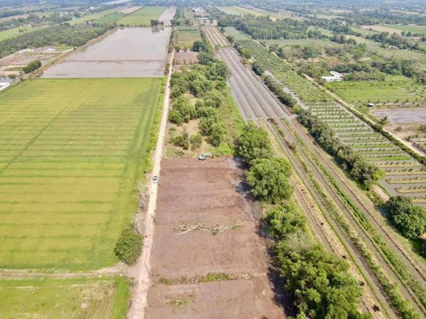 ที่ดินถมแล้วน้ำไฟพร้อม -คนขายก็พร้อมที่ -หนองเสือ คลองสิบ -ปทุมธานี. T.062-1574449
