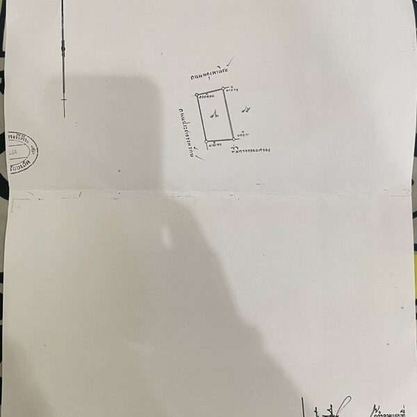 ขาย อาคารพาณิชย์ 3 ชั้น อยู่หัวมุม ต.ในเมือง อ.เมืองร้อยเอ็ด ใกล้บึงพลาญชัย Tel. 063-289-7879