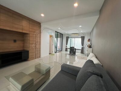 ให้เช่า หรือขาย บ้านทาวน์เฮ้าส์ เพล็กซ์ บางนา 3 ชั้น 3 ห้องนอน โทร 094-327-8878