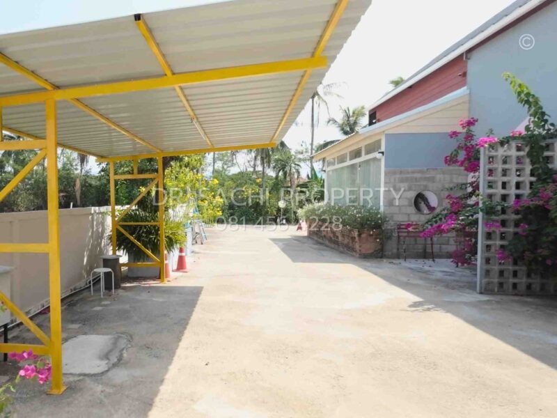 ที่ดินพร้อมสิ่งปลูกสร้าง 122.7 ตรว. ในตัวเมืองลำพูน