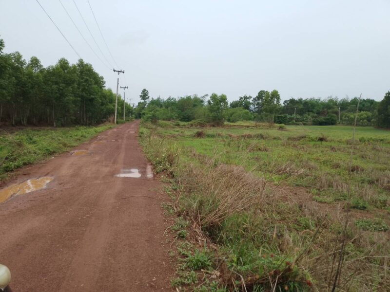 ที่ดินโฉนดครุฑแดงจำนวน22ไร่ราคาไร่ล่ะ120000บาท อำเภอเมืองสระแก้ว