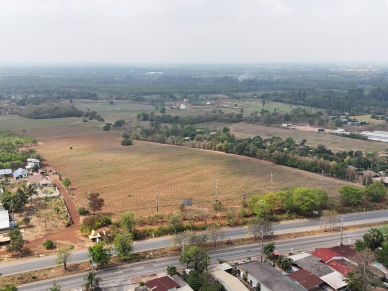 ขายด่วนที่ดินติดทางหลวงหมายเลข 304 เขตอุตสาหกรรมเอกสารสิทธิ์โฉนดครุฑแดงเนื้อที่จำนวน 163 ไร่