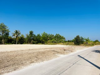 ขายที่ดิน ยกแปลง 2,500,000 ถมแล้ว ขนาด 340 ตรว. ใกล้ทะเลหาดแม่พิมพ์ 8 นาที แกลง ระยอง