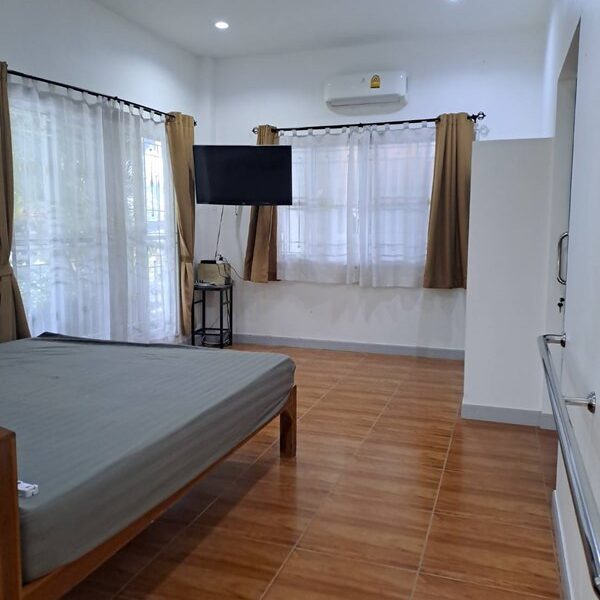 ขายบ้านเดี่ยว 1 ชั้น หมู่บ้านหนองสรวง อ.ศรีประจันต์ สุพรรณบุรี ใกล้โรงเรียน โรงพยาบาล ตลาด โทร 0869220218