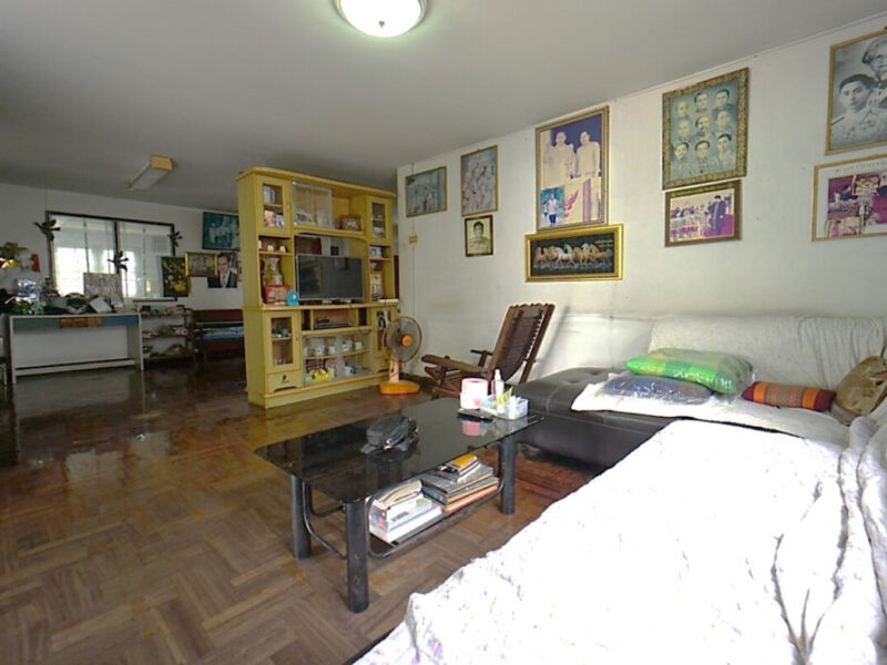 ขาย ที่ดิน บางซื่อ พร้อมบ้านและหอพัก 126 ตร.วา ทำเลใจกลางเมือง ซ.สะพานขวา ใกล้ MRT เตาปูน เหมาะสร้างอพาร์ตเมนต์หรือที่พักอาศัย