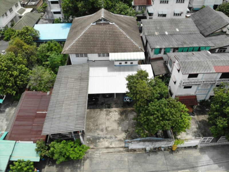 ขาย ที่ดิน บางซื่อ พร้อมบ้านและหอพัก 126 ตร.วา ทำเลใจกลางเมือง ซ.สะพานขวา ใกล้ MRT เตาปูน เหมาะสร้างอพาร์ตเมนต์หรือที่พักอาศัย