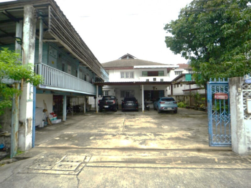 ขาย ที่ดิน บางซื่อ พร้อมบ้านและหอพัก 126 ตร.วา ทำเลใจกลางเมือง ซ.สะพานขวา ใกล้ MRT เตาปูน เหมาะสร้างอพาร์ตเมนต์หรือที่พักอาศัย