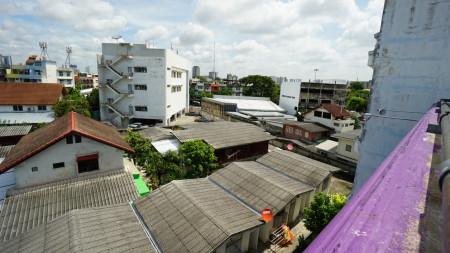 ขาย ที่ดิน อพาร์ทเม้นท์และบ้านติดถนนบางขุนนนท์ 1 ไร่ 1 งาน 21 ตร.วา เหมาะทำคอนโด อพาร์ทเม้นท์ อาคารสำนักงาน