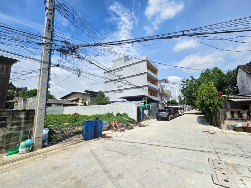 ขาย ที่ดินเปล่า 45 ตร.วา ซ.ลาดพร้าว 80 แยก 14 (ซ.เครือคล้าย 2) เหมาะสร้างที่อยู่อาศัย