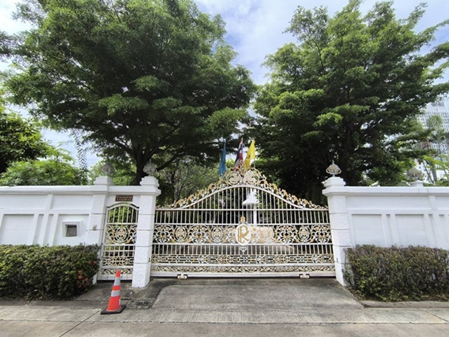 ขายด่วนบ้านพร้อมที่ดินผืนใหญ่ใจกลางเมืองปากน้ำ ใกล้ BTS เพียง 290 เมตร