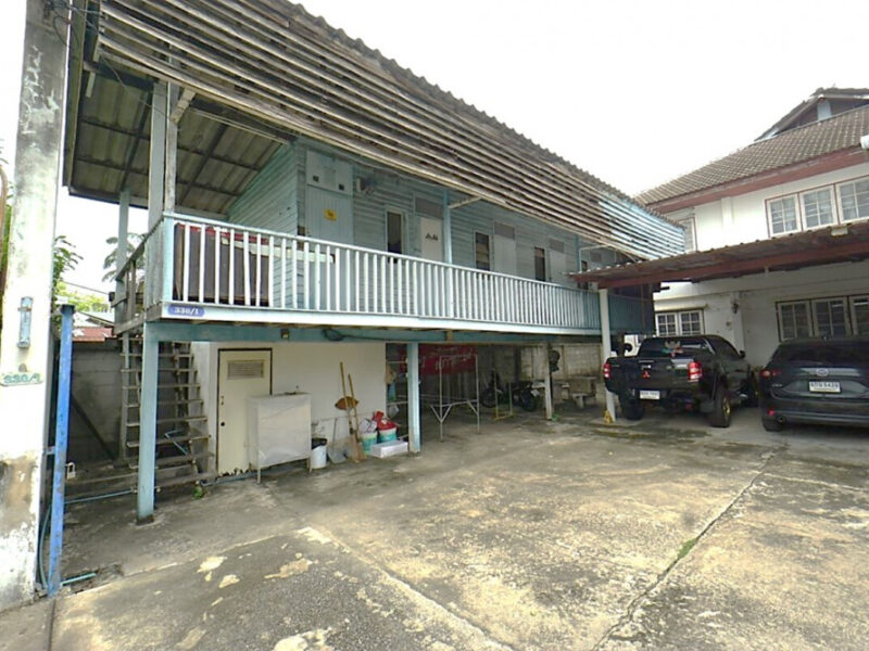 ขาย ที่ดิน บางซื่อ พร้อมบ้านและหอพัก 126 ตร.วา ทำเลใจกลางเมือง ซ.สะพานขวา ใกล้ MRT เตาปูน เหมาะสร้างอพาร์ตเมนต์หรือที่พักอาศัย