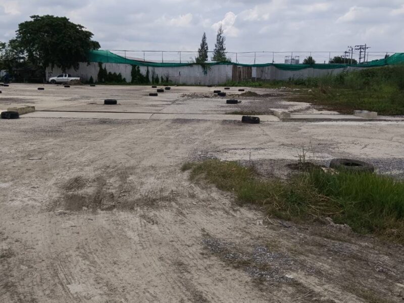 ที่ดินเปล่าถมแล้วพื้นเทคอนกรีตให้เช่าใกล้ 5 แยกวัชรพล กรุงเทพมหานคร