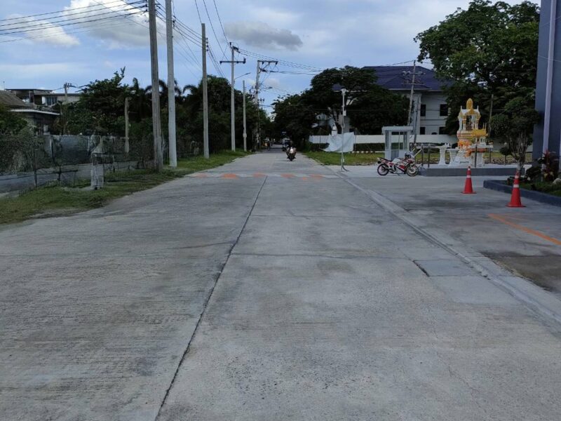 ที่ดินเปล่าถมแล้วให้เช่าในถนนนวลจันทร์ กรุงเทพมหานคร