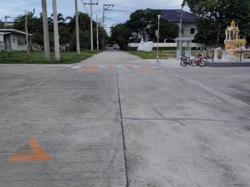 ที่ดินเปล่าถมแล้วให้เช่าในถนนนวลจันทร์ กรุงเทพมหานคร