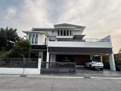 ขายบ้าน 3 ชั้น หลังใหญ่ มีสระว่ายน้ำ มีลิฟท์ในตัวบ้าน หมู่บ้าน Raya Residence Bangkok พื้นที่ 124.6 ตร.ว. โทร 098-2459954
