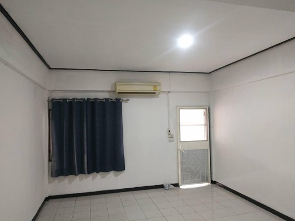 ขายถูกทาวน์เฮ้าส์ 16 ตร.ว. สายไหม79 ใกล้โรงพยาบาลสายไหม แถม!! เฟอร์นิเจอ โทร 0935966369