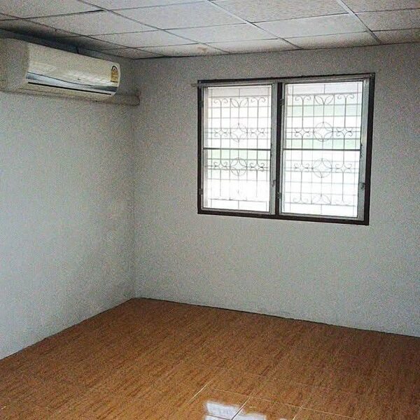 ให้เช่า บ้านเดี่ยว ซ.ปิยนนท์ คลอง 3 ลำลูกกา ปทุมธานี 4,000 บาทต่อเดือน โทร 083-7727472