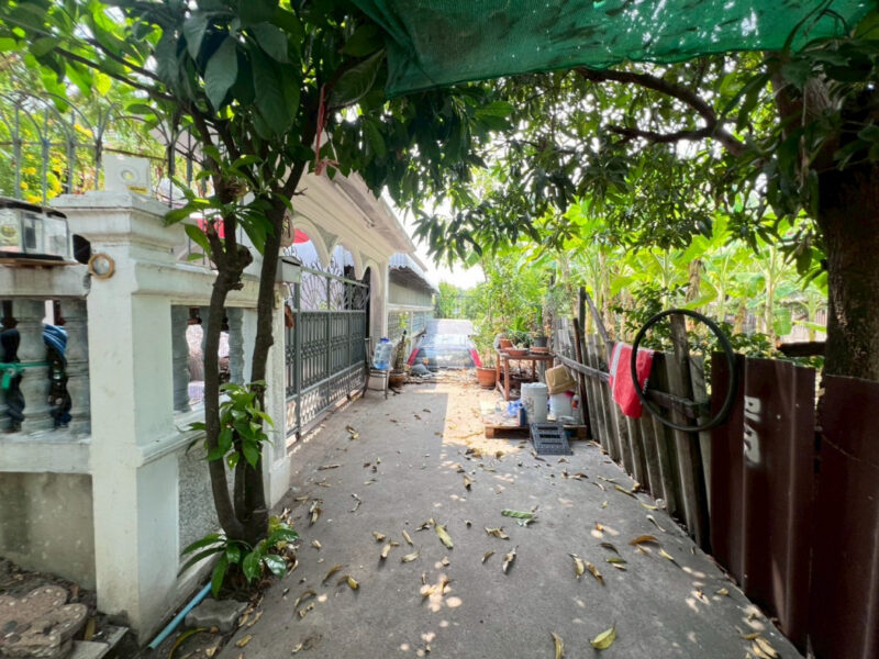 ขาย ที่ดิน ต่ำกว่าราคาตลาด ปลูกบ้านเล็กๆ 68 ตรว ถมแล้ว ถนนวัชรพล ซอยแม่จอน วัดศิริพงษ์ธรรมนิมิต, กรุงเทพมหานคร