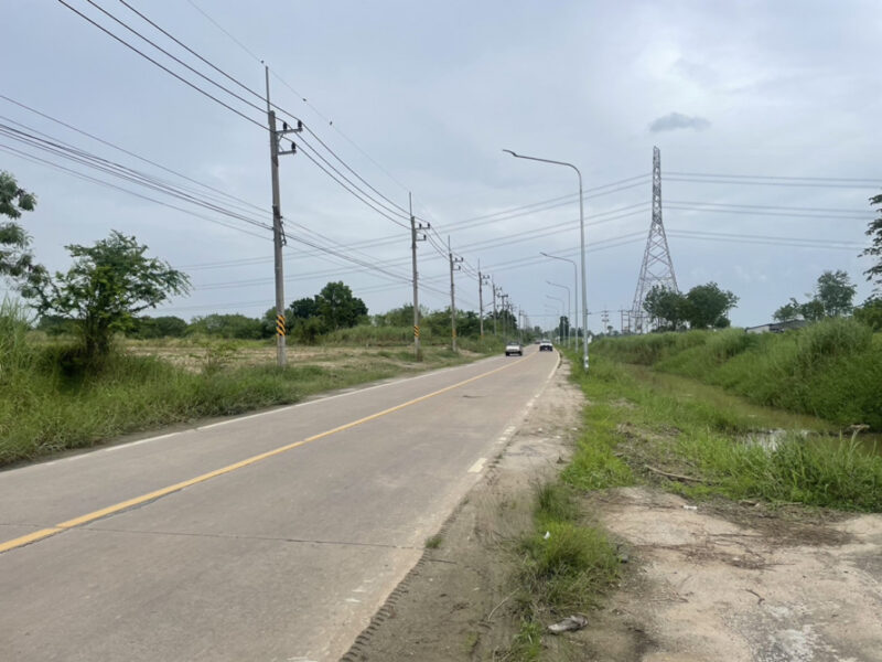 ขาย ที่ดิน พร้อมโกดัง บ้าน2ชั้น ทุ่งขวาง พนัสนิคม ติดถ.สำนักขาม-ทุ่งเหียง 5 ไร่ 1 งาน 87 ตร.วา เทพื้นปูนไว้แล้ว เหมาะทำโกดัง โครงการจัดสรร