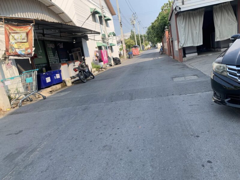 ขายที่ดินเปล่า ซอยศรีนคริทร์ 53 ห่างจากถนนศรีนครินทร์ 400 เมตร