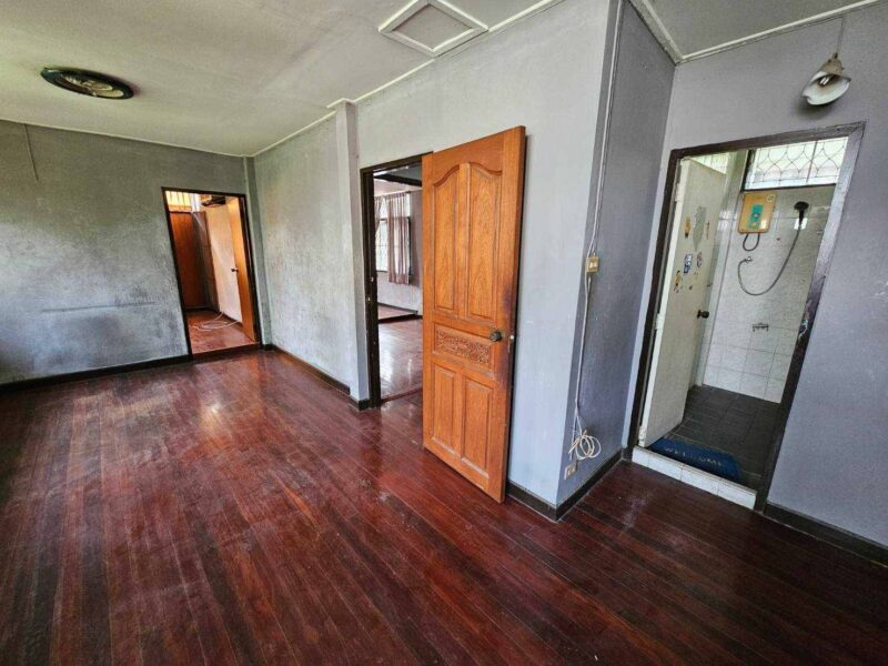 Sale and Rent Garden House in the Heart of the City near Central Latphrao shopping mall and Chatuchak park markets