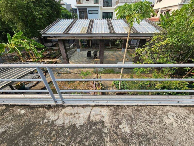 ขายที่ดินพร้อมบ้านเก่า แปลงครึ่งไร่ ทำเลดีมากใกล้ห้างเซ็นทรัลลาดพร้าว บีทีเอส ห้าแยกลาดพร้าว ไม่ไกลสวนจตุจักร