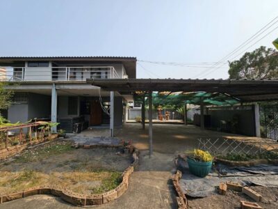 ขายและให้เช่าบ้านเดี่ยวเก่า เนื้อที่ดินครึ่งไร่ ต้องปรับปรุง ไม่มีเฟอร์ ลาดพร้าว ใกล้ห้างเซ็นทรัลลาดพร้าว