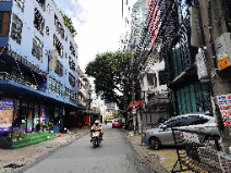 Land for sale, small plot suitable for house or trade zone near MRT HUAIKHWANG
