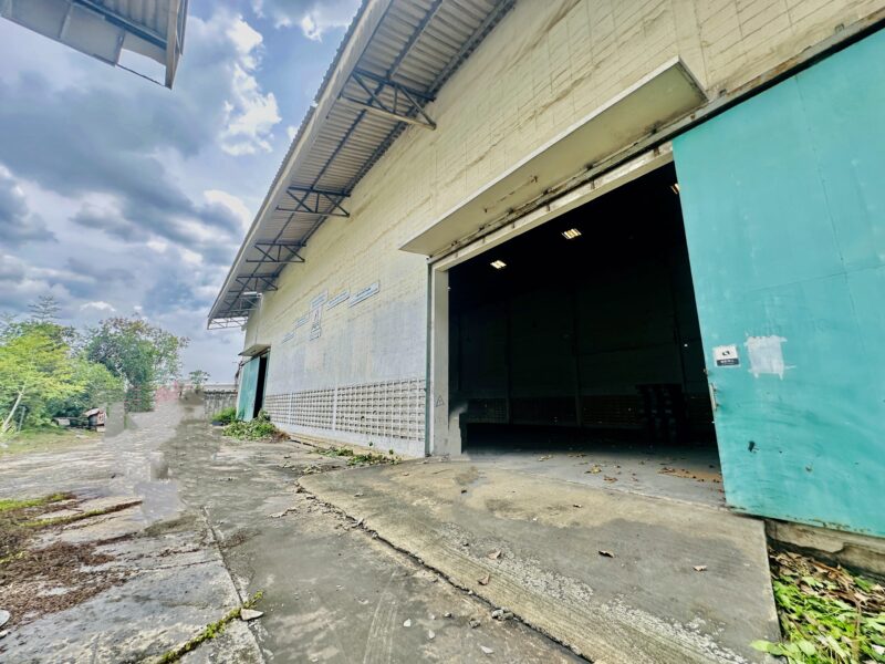 ขายโรงงานพร้อมสำนักงาน 3 ชั้น เนื้อที่ 2-3-82 ไร่ ซอยสุขาภิบาล 2 ถนนพุทธมณฑลสาย 4 ตำบลอ้อมน้อย อำเภอกระทุ่มแบน จังหวัดสมุทรสาคร