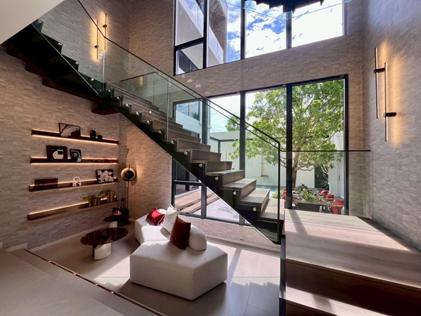 VIVE กรุงเทพกรีฑาตัดใหม่ ใกล้ รร.นานาชาติ บ้านเดี่ยว 3ชั้น 4ห้องนอน พร้อม Glass House ดีไซน์ใหม่ล่าสุด โทร 0818119186