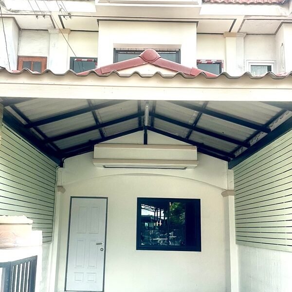 ขายทาวน์เฮ้าส์ 2 ชั้น หมู่บ้านอู่ทองวิลเลจ สุขาภิบาล 5 รีโนเวทใหม่ 2 ห้องนอน พร้อมอยู่ ฟรี! แอร์ 2ตัว โทร 081-4326587