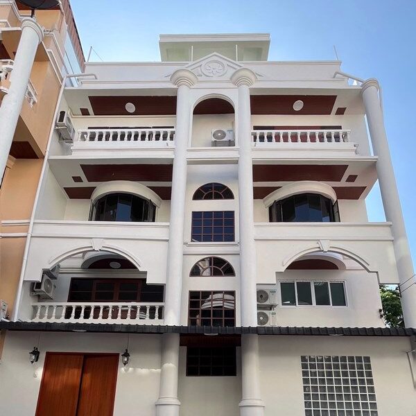 (Owner Post) ปล่อยเช่า WHITE MANSION – บ้าน 5 ชั้นหรู ใจกลางกรุงเทพฯ ทองหล่อซอย 25 ใกล้บีทีเอส โทร 06-3559-5941
