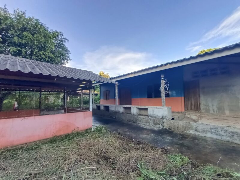 ที่ดินพร้อมบ้าน+อาคารเปล่าอักหนึ่งหลัง