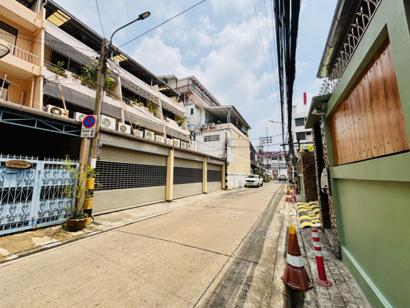 ขาย ที่ดิน สาทร 3 สวนพลู เนื้อที่ 1 ไร่ 2 งาน 55.5 ตรว