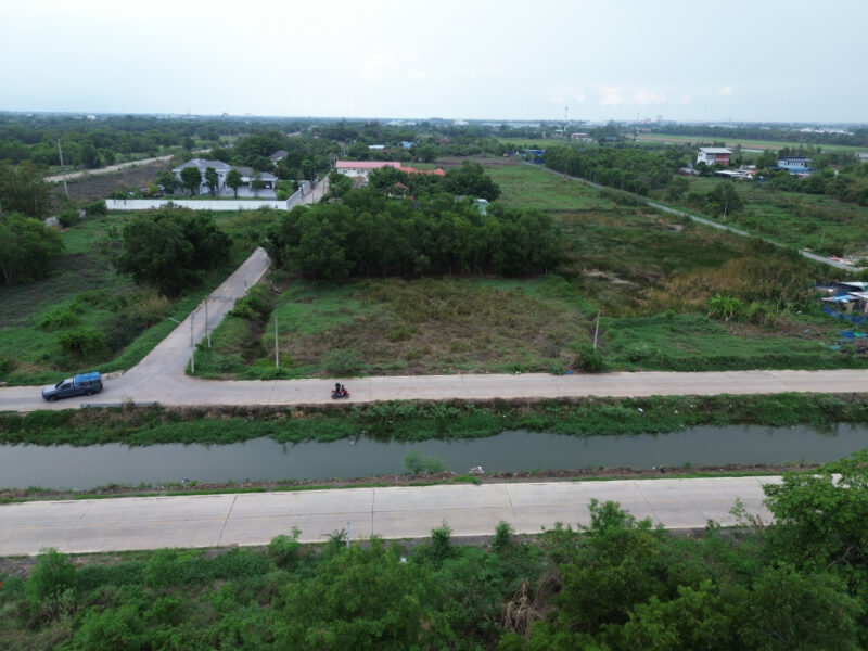 ขายถูกมาก ที่ดิน ริมถนนคลองสี่ตะวันตก 600 ตร.วา ใกล้ถ.คลองหลวงแค่ 2 กม. TV