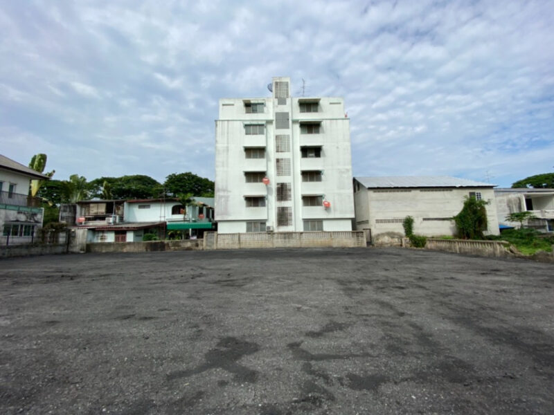 ที่ดินให้เช่า ขนาด 216 ตารางวา พระราม 9 ซอย 41 หลังเดอะไนน์ ไลน์ไอดี @bird888