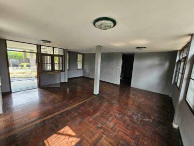 House on a total area of 204 sq.wah or about 816 sqm. on Sale at Lat phrao