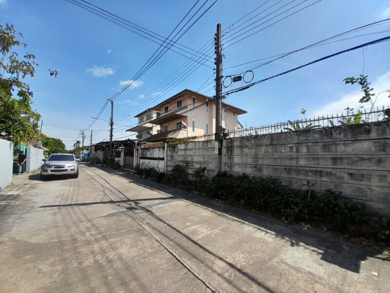 ขาย ที่ดิน ถูกที่สุด ซ.เพชรเกษม 81 ขนาด 48 ตร.วา ใกล้ถ.บางบอน 5 แค่ 240 ม. TV