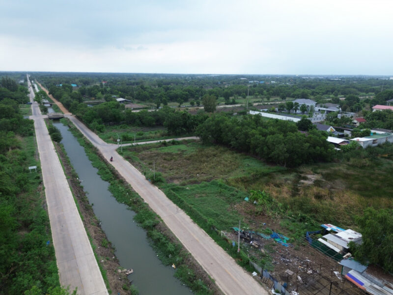 ขายถูกมาก ที่ดิน ริมถนนคลองสี่ตะวันตก 600 ตร.วา ใกล้ถ.คลองหลวงแค่ 2 กม. TV