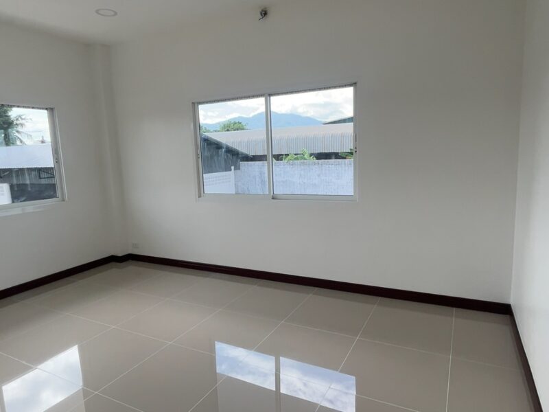 บ้านพร้อมโกดัง เมืองชลบุรี ที่ดินใหญ่ 567 ตร.ว. รีโนเวทใหม่
