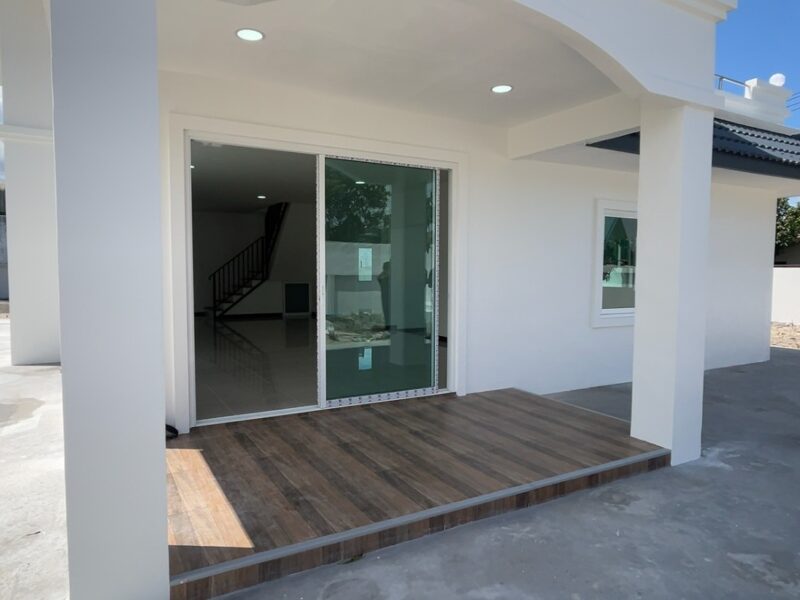 บ้านพร้อมโกดัง เมืองชลบุรี ที่ดินใหญ่ 567 ตร.ว. รีโนเวทใหม่