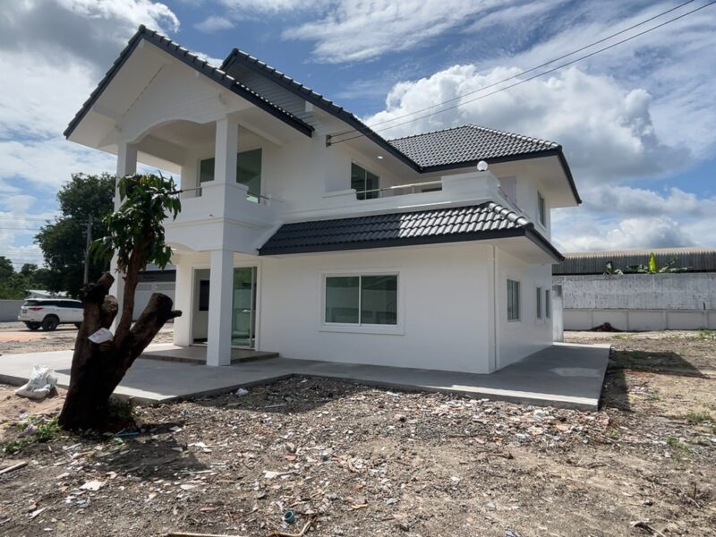 ขายบ้านพร้อมโกดัง บนที่ดินใหญ่ 567 ตร.ว. ทำเลเมืองชลบุรี