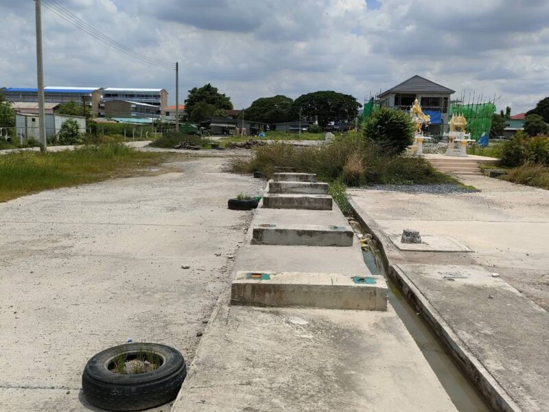 ที่ดินเปล่าถมแล้วพื้นเทคอนกรีตให้เช่าใกล้ 5 แยกวัชรพล กรุงเทพมหานคร