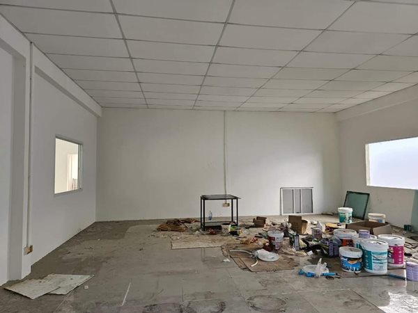 ขายโกดังสินค้า เมืองราชบุรี พร้อมออฟฟิศสำนักงาน ติดถนนหลัก เดินทางสะดวก เนื้อที่ 2 ไร่ 2 งาน 60 ตรว. โทร 096-2893945