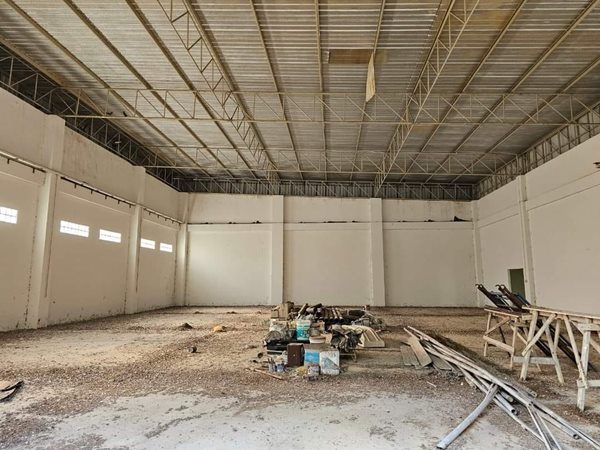 ขายโกดังสินค้า เมืองราชบุรี พร้อมออฟฟิศสำนักงาน ติดถนนหลัก เดินทางสะดวก เนื้อที่ 2 ไร่ 2 งาน 60 ตรว. โทร 096-2893945