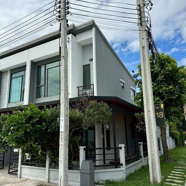 บ้านหัวมุม วิวสวน ให้เช่า โครงการ Pleno สุขสวัสดิ์-ประชาอุทิศ 60 เฟอร์นิเจอร์ครบ เข้าอยู่ได้ทันที โทร 085-144-0184