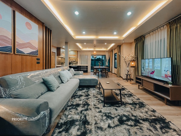 ให้เช่าบ้าน 2 ชั้น หมู่บ้านเลควิวปาร์ค2 ม.6 อ.สันทราย จ.เชียงใหม่ พร้อมสระว่ายน้ำส่วนตัว 4 ห้องนอน โทร 061-253-8544